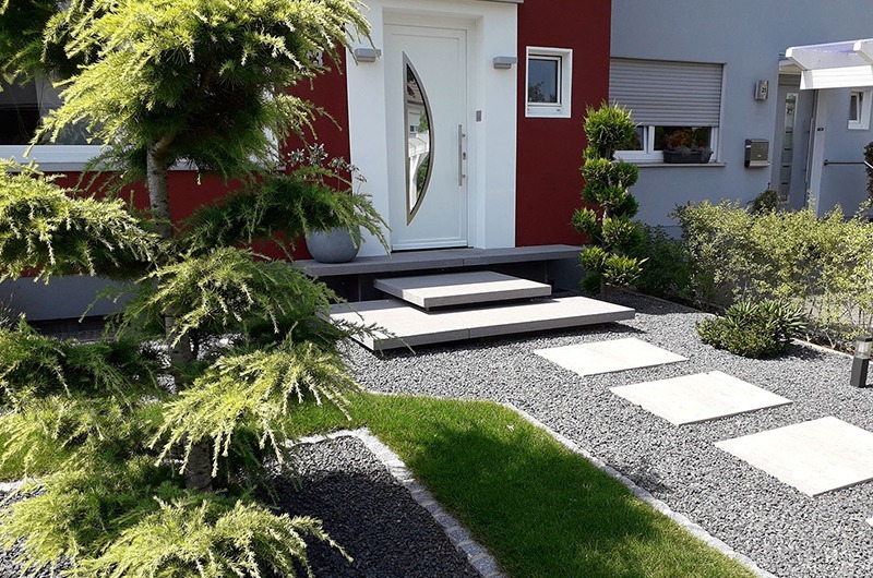 Eingangsbereich gestalten Soest – Eingangsstufe und Trittplatten Honnert Gartenbau